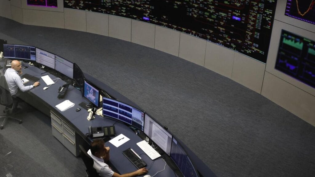 sala de seguridad durante un apagon